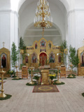 Интерьер собора святого благоверного князя Александра Невского на праздник Троицы