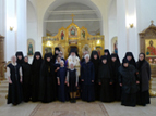 Епископ Серпуховской Роман с сестрами Александро-Невского женского монастыря